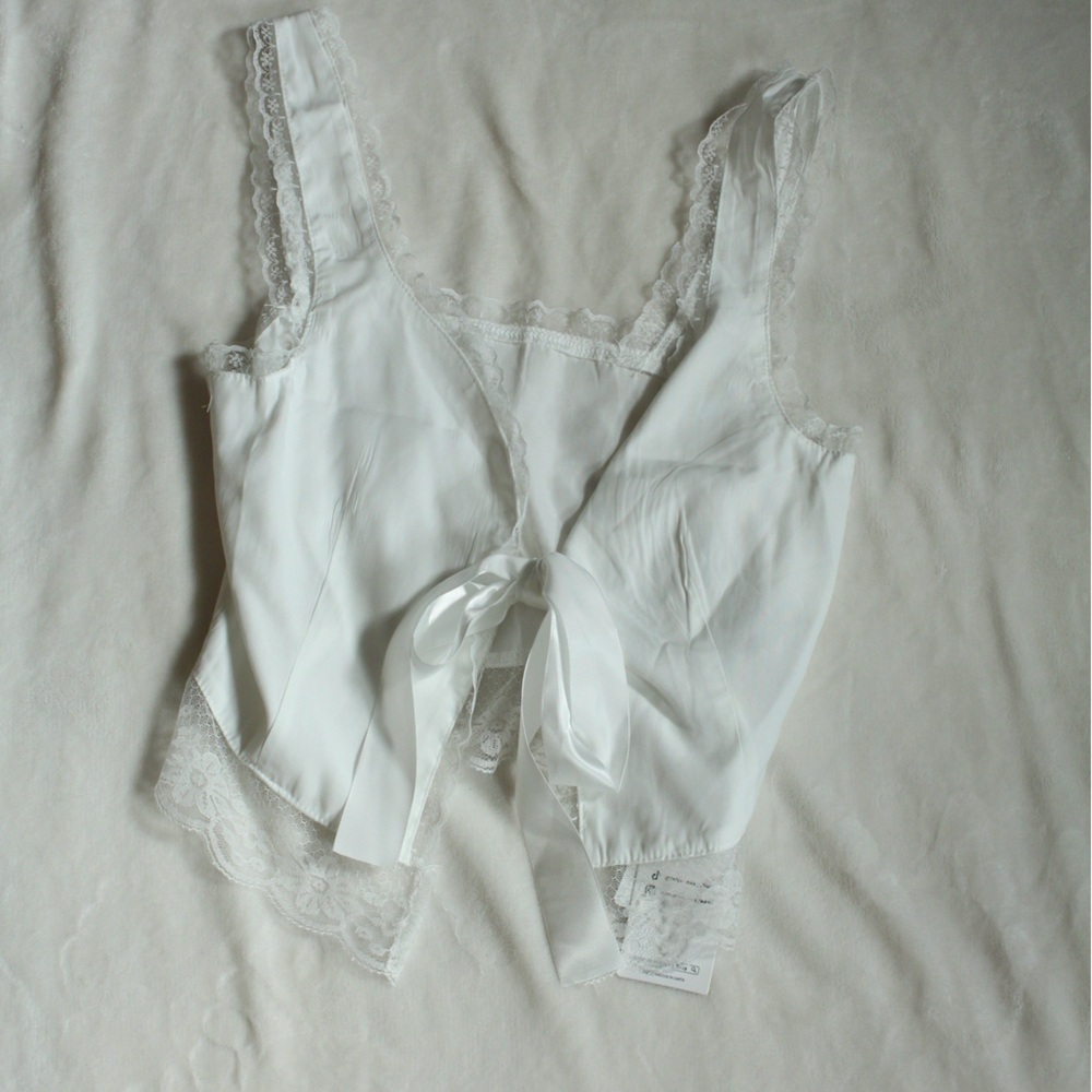 Chic White Lace Women's Chemise